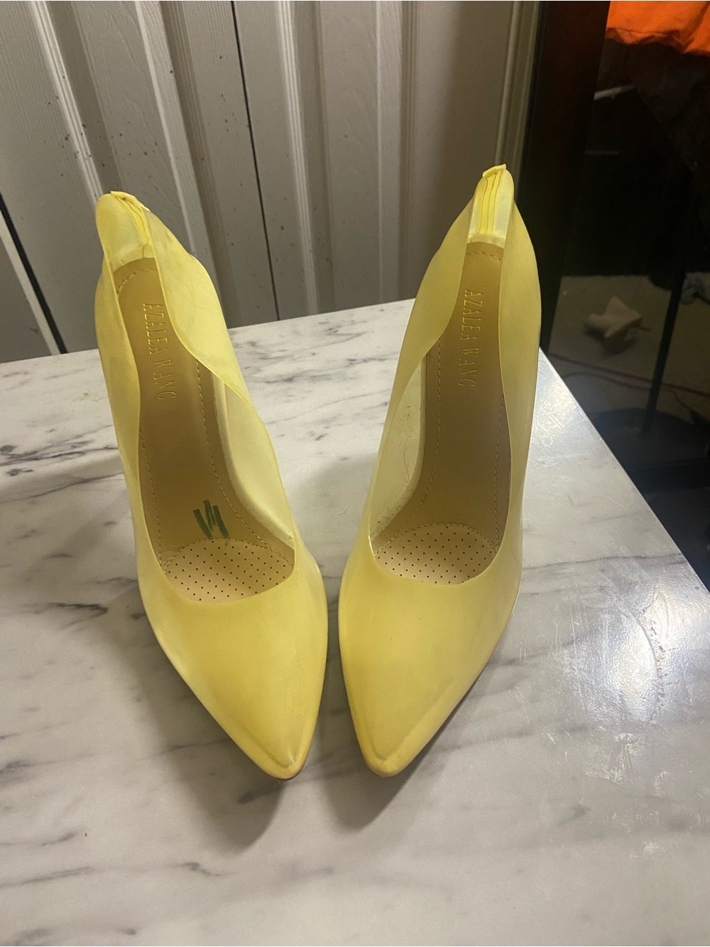 Yellow Pointed-Toe Women's Pumps